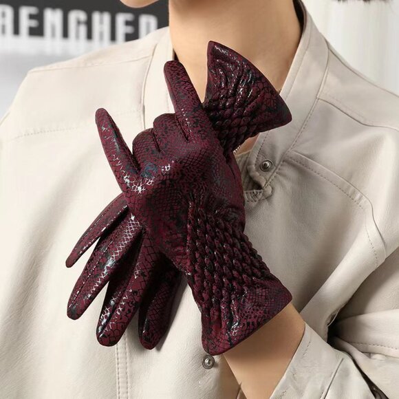 Passion of Essence Accessories - Burgundy Snake Print Touchscreen Gloves | Fleece Lined Warm